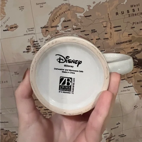 Disney Mickey & Minnie Mouse Valentine’s Day Love Swing Black & White Mug Set - Picture 10 of 12